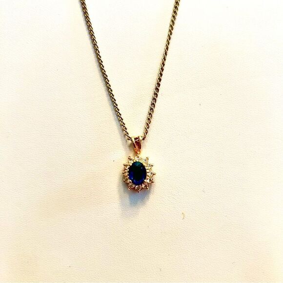 Elegant Gold and Blue Pendant Necklace - Picture 3 of 4